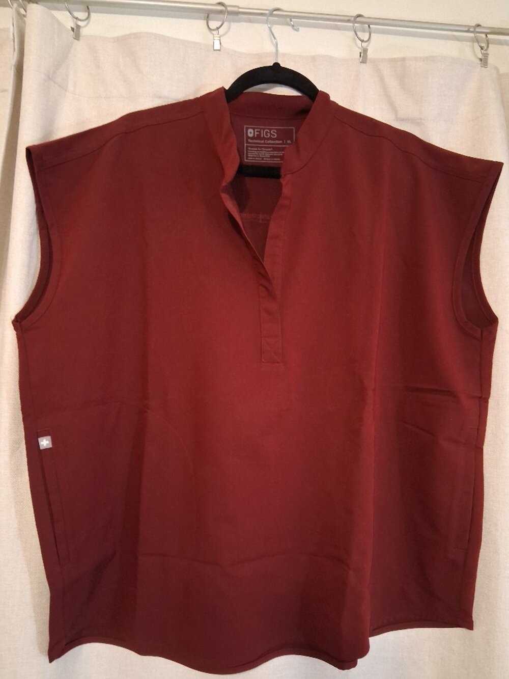 FIGS Technical Collection Sleeveless Women's Scrub Top Wine Burgundy XL